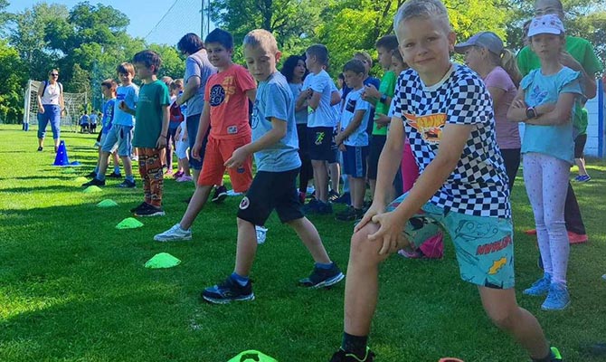 A sporteseményen több mint 100 községbeli gyerek vett részt